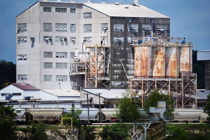 USSilica_Mine_FromSouth_Photoshop2