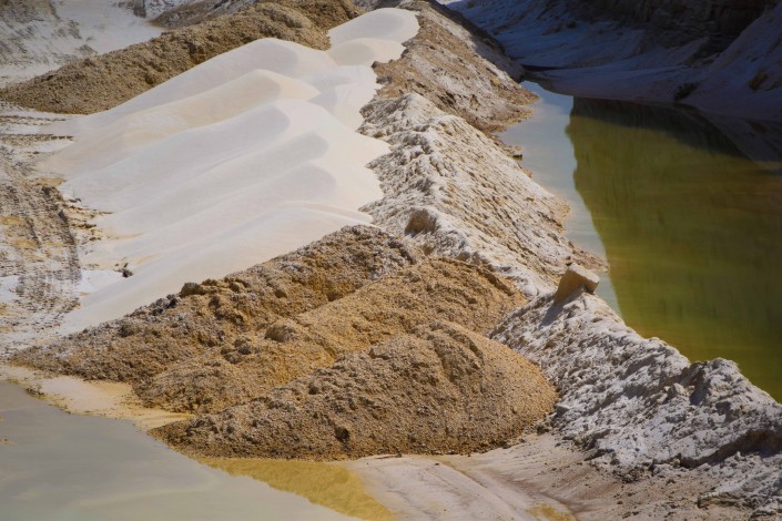 Unimin_NorthUtica_SilicaSpoilPiles_Photoshop